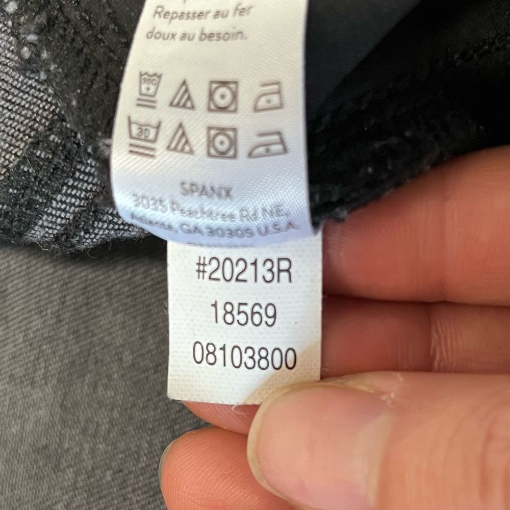 SPANX | Black Skinny Jeans Legging Pull On Stretchy Raw Hem L - Picture 9 of 9